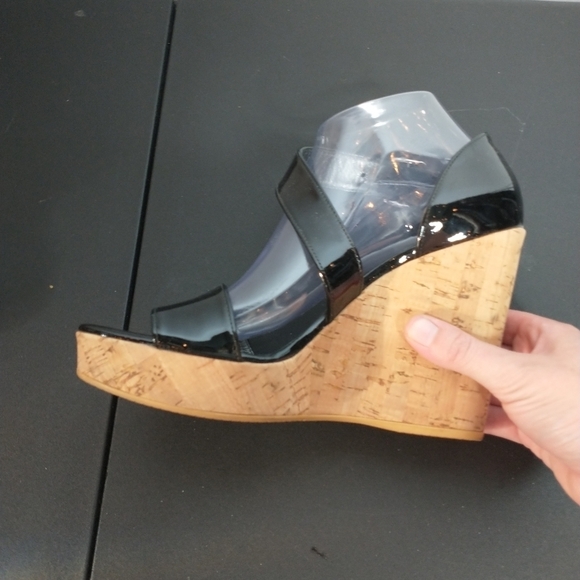 ☀️Stuart Weitzman Oneliner Women's Patent Black Cork Wedge, size 9.5M - Picture 9 of 14